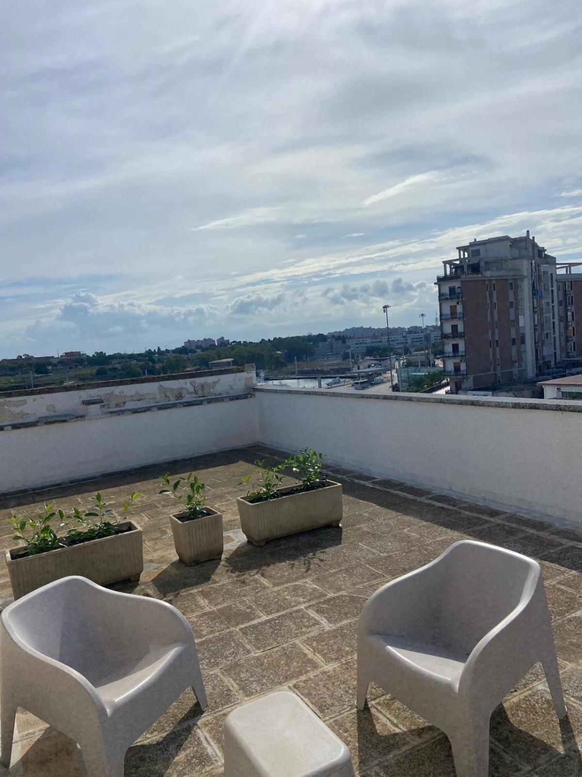 Attico Liberty Guest House Бриндизи Экстерьер фото